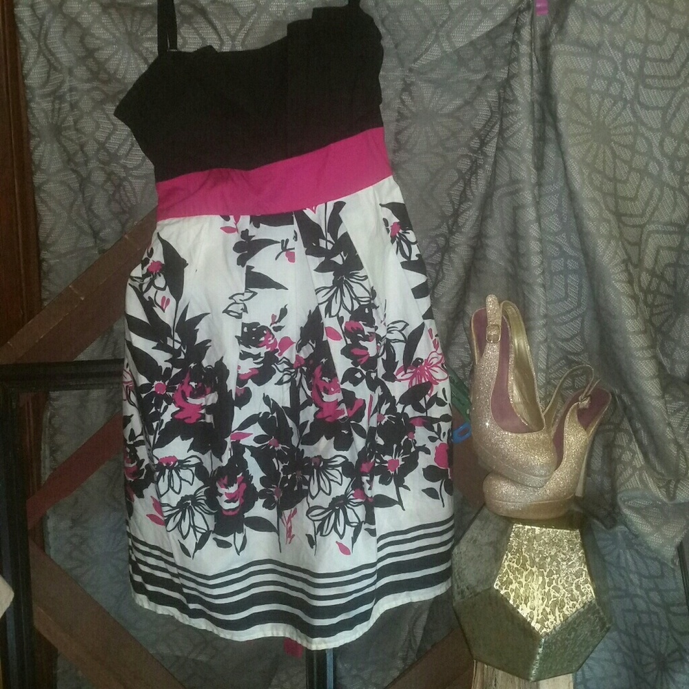 Strapless dress, cute!!